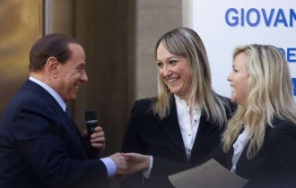Silvio a ženy. Se dvěma čerstvými vysokoškolačkami v Římě.