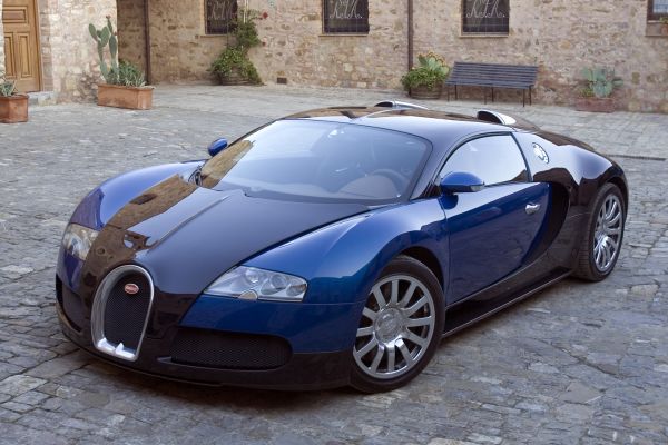 Dostat darem Bugatti Veyron, to se hned tak nestává.