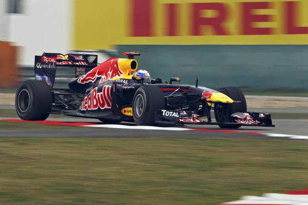 Sebastian Vettel z Red Bullu kraloval tréninkům na Grand Prix Číny.