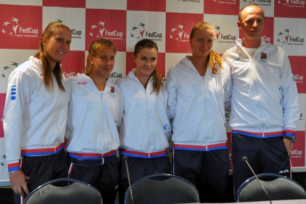 Český fedcupový tým. Petra Kvitová druhá zprava. Český fedcupový tým. Petra Kvitová druhá zprava.
