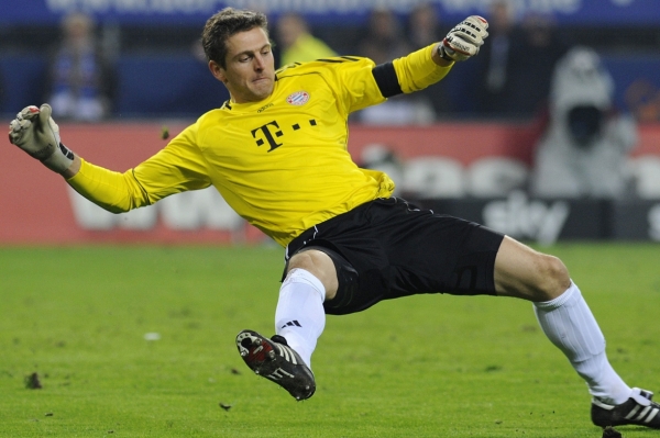 Hans-Jörg Butt se vrátí do branky Bayernu Mnichov. Hans-Jörg Butt se vrátí do branky Bayernu Mnichov.