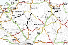 Takto vypadá část mapy rizikových úseků. Ty, kde dochází k nehodám motorkářů nejčastěji, jsou vyznačené černě.