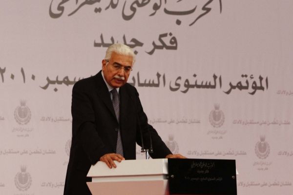 Bývalý egyptský premiér Ahmad Nazíf. Bývalý egyptský premiér Ahmad Nazíf.