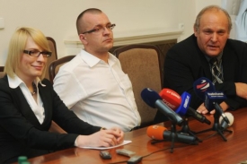 Kristýna Kočí, Jaroslav Škárka a poslanec Stanislav Huml.