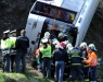 Z vraku autobusu hasiči vyprostili mrtvého řidiče.