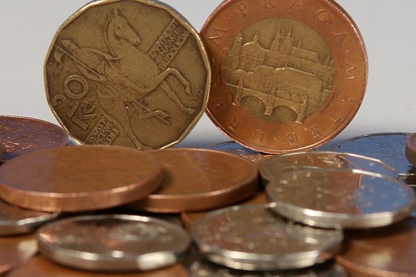 Češi nejsou spokojeni s platem. Češi nejsou spokojeni s platem.