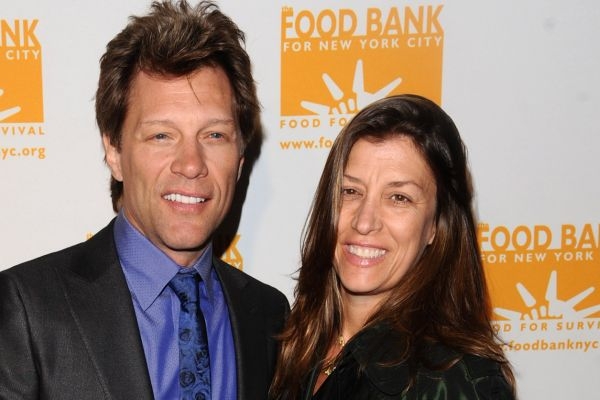 Zpěvák Jon Bon Jovi s manželkou. Zpěvák Jon Bon Jovi s manželkou.