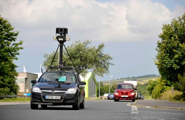 Při mapování ulic Google zároveň sbíral citlivá data z bezdrátových sítí. Prý nechtěně. Při mapování ulic Google zároveň sbíral citlivá data z bezdrátových sítí. Prý nechtěně.