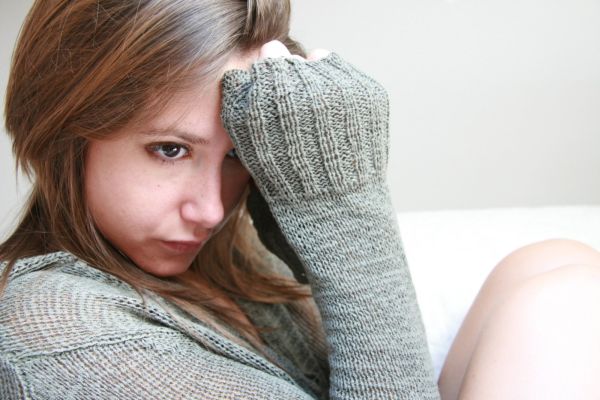 Každá třetí dívka trpí během dospívání depresemi a necítí se šťastná. Každá třetí dívka trpí během dospívání depresemi a necítí se šťastná.