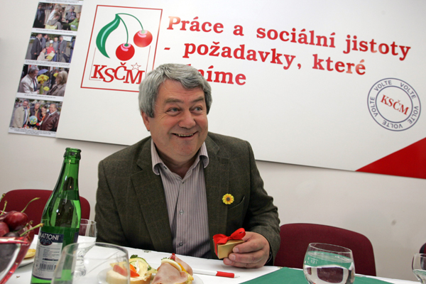 KSČM má sice poslance v sněmovně, do Partie na Primě ji ale nezvou. Vysílací radě se to nelíbí (ilustrační foto).