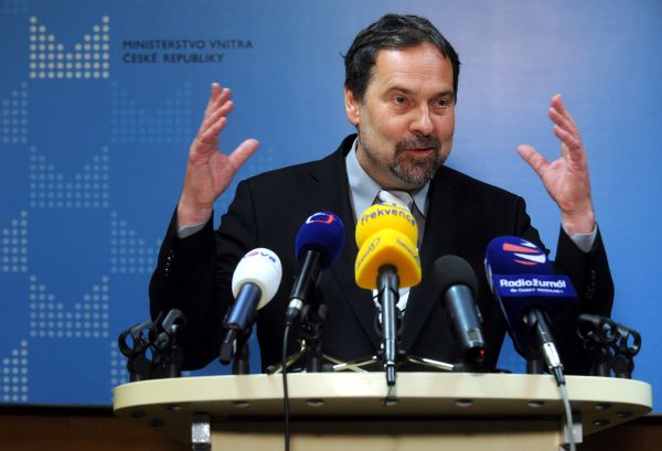 Radek John jmenoval před odchodem z postu ministra vnitra policejního ombudsmana.