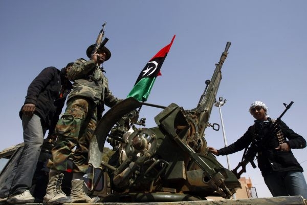 Libyí stále zmítají boje. Libyí stále zmítají boje.
