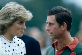 Princezna Diana a princ Charles se vrhli bezprostředně po sňatku do veřejného života.