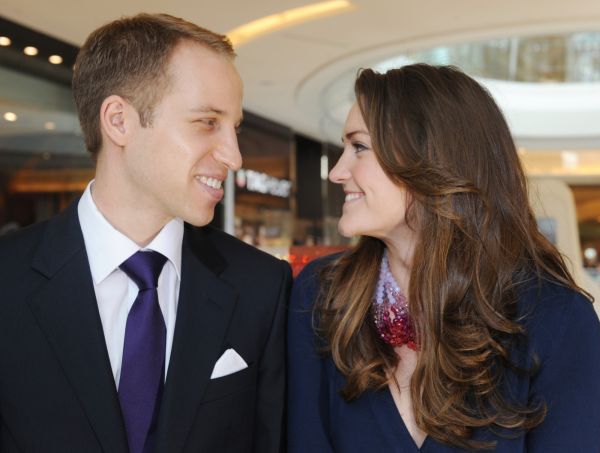Babička to tak chce. Princ William a Kate Middletonová se po svatbě budou věnovat rodině. Babička to tak chce. Princ William a Kate Middletonová se po svatbě budou věnovat rodině.