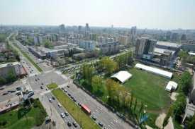 Slováci si stěžují, že v blízkosti hal i v centru měst je nepořádek.