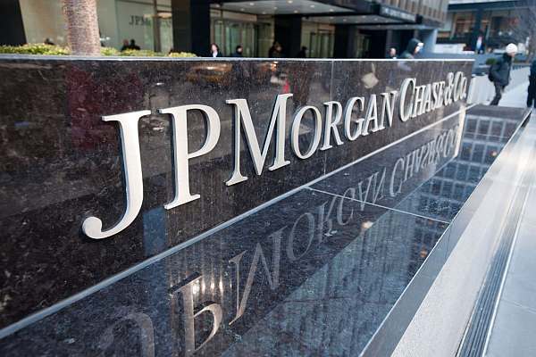 Největší firmou světa je podle Forbes banka JPMorgan Chase.