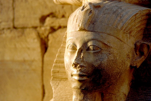 Soch Amenhotepa III. už egyptologové objevili více (na snímku jedna z už známých).