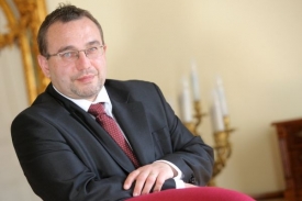 Ministr školství Josef Dobeš.