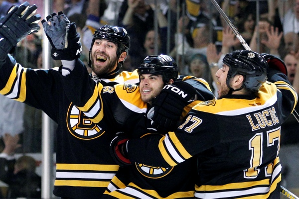 Hokejisté Bostonu nakonec proklouzli do 2. kola play-off.