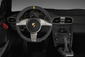 Interiér vozu Porsche 911 GT3 RS.