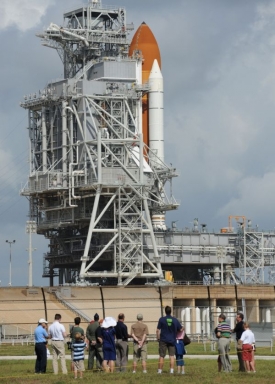 Endeavour v Kennedyho vesmírném centru na Floridě.