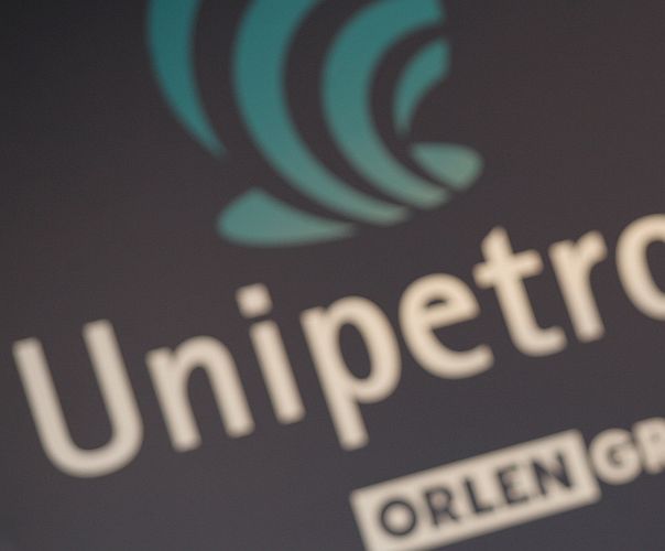 Unipetrol vydělává. Unipetrol vydělává.