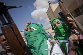Přívržence libyjského vůdce najdeme mezi studenty.