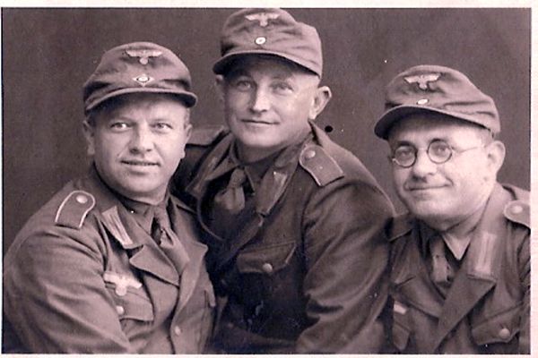 Ve wehrmachtu bojovalo i mnoho tisíc mužů z Hlučínska, přičemž většina z nich považovala češtinu (moravštinu) za svůj rodný jazyk.
