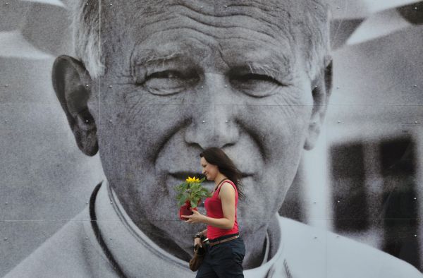 Jan Pavel II. byl první májový den svatořečen. Jan Pavel II. byl první májový den svatořečen.