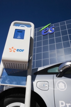 V budoucnu by stačilo zajet k dobíjecímu stojanu a bezdrátově naplnit energií baterii.