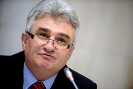 Předseda horní komory Milan Štěch.