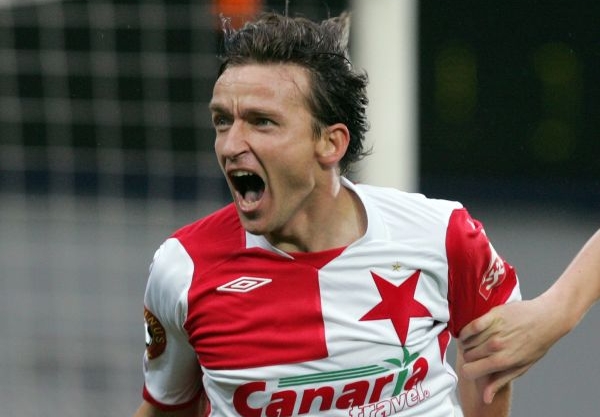 Vladimír Šmicer je ze Slavie smutný. Vladimír Šmicer je ze Slavie smutný.