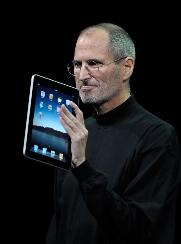 Šéf společnosti Apple Steve Jobs s novým iPadem.