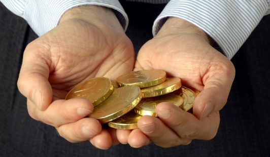 Tripolis prý hodlal napříč Afrikou zavést "zlatý dinár", který měl údajně ohrozit americký dolar coby univerzální platidlo.