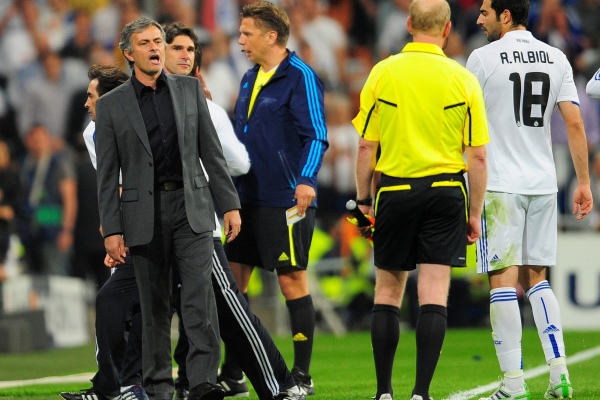 Mourinho dostal za řádění v semifinále Ligy mistrů pět zápasů