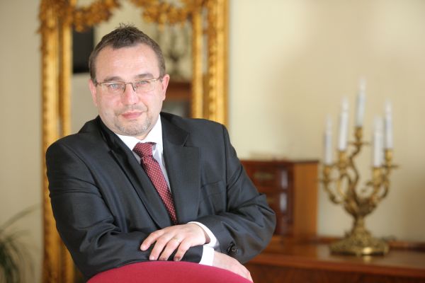 Ministr školství Josef Dobeš.