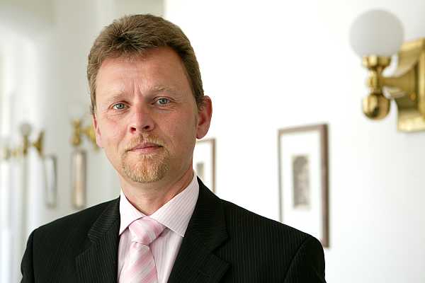 Michal Doktor se bude ucházet o křeslo předsedy poslaneckého klubu ODS. Michal Doktor se bude ucházet o křeslo předsedy poslaneckého klubu ODS.