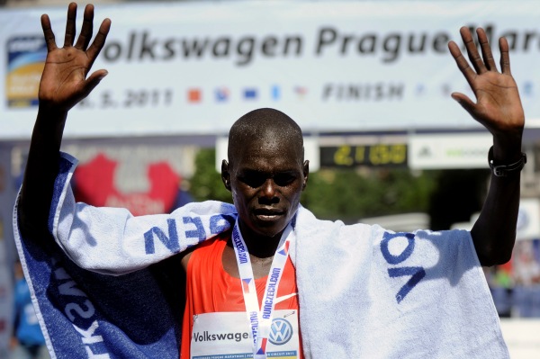 Vítězem sedmnáctého ročníku Pražského mezinárodního maratonu se stal keňský vytrvalec Benson Kipchumba Barus.