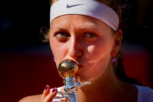 Petra Kvitová mohla políbit trofej pro vítězku. Letos už potřetí.