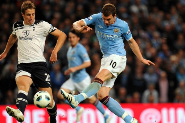 Edin Džeko z Manchesteru City v úterním zápase proti Tottenhamu. Edin Džeko z Manchesteru City v úterním zápase proti Tottenhamu.