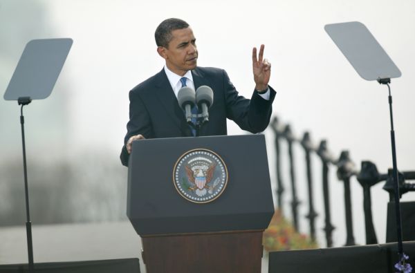 Barack Obama je na dvouletém maximu popularity.