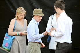 Marion Cotillardová, Woody Allen a Owen Wilson.