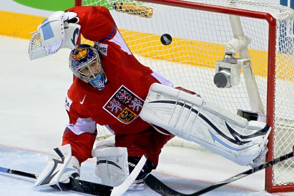 Ondřej Pavelec předvedl proti USA několik parádních zákroků. Ondřej Pavelec předvedl proti USA několik parádních zákroků.
