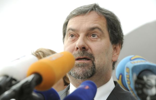 Radek John v úterý předá premiérovi svou rezignaci na post vicepremiéra.