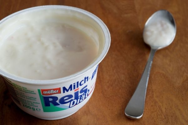 Pozor na mléčnou rýži Müller-může obsahovat sklo.