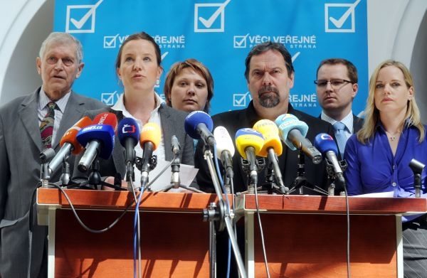 Věci veřejné si vzaly u banky Fio 15milionový úvěr.
