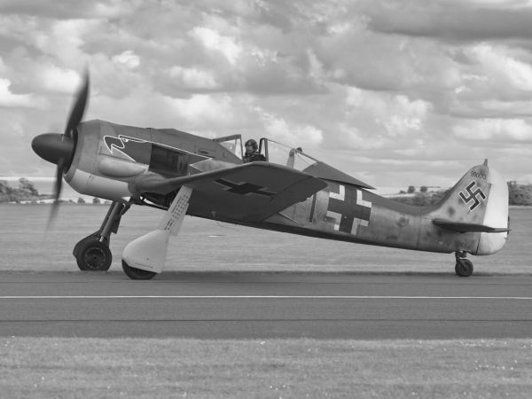 Německá stíhačka Focke-Wulf Fw 190.