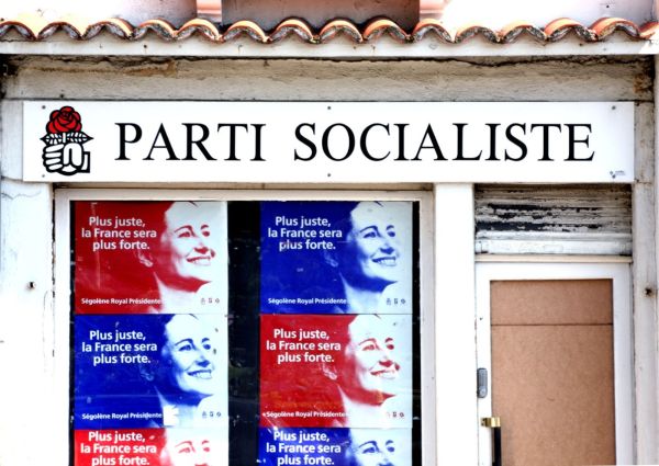 Kvůli skandálu šéfa MMF přišli socialisté o favorizovaného vyzyvatele prezidenta Sarkozyho pro volby příští rok. Minule strana neúspěšně nominovala Ségolène Royalovou. Kvůli skandálu šéfa MMF přišli socialisté o favorizovaného vyzyvatele prezidenta Sarkozyho pro volby příští rok. Minule strana neúspěšně nominovala Ségolène Royalovou.