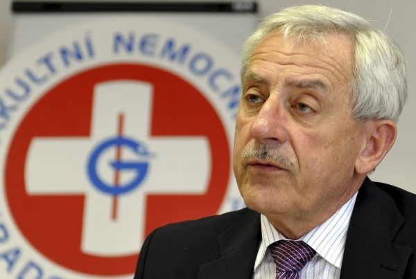 Ministr zdravotnictví Leoš Heger si posvítí na nemocnice, které lékařům nepřidaly. Ministr zdravotnictví Leoš Heger si posvítí na nemocnice, které lékařům nepřidaly.