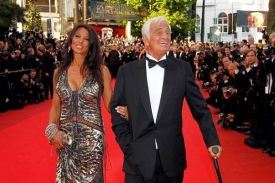 Jean Paul Belmondo si kráčí pro Zlatou palmu.
